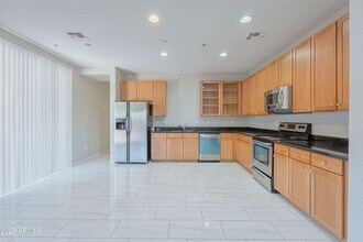 6342 W Harwell Rd in Phoenix, AZ - Building Photo - Building Photo