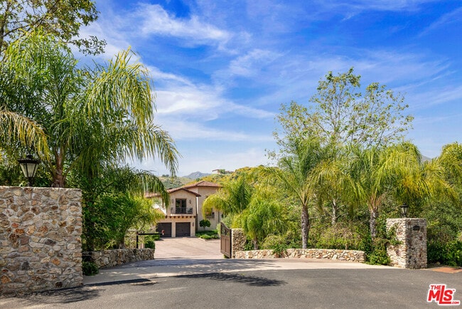 31823 Lobo Canyon Rd in Agoura Hills, CA - Building Photo - Building Photo