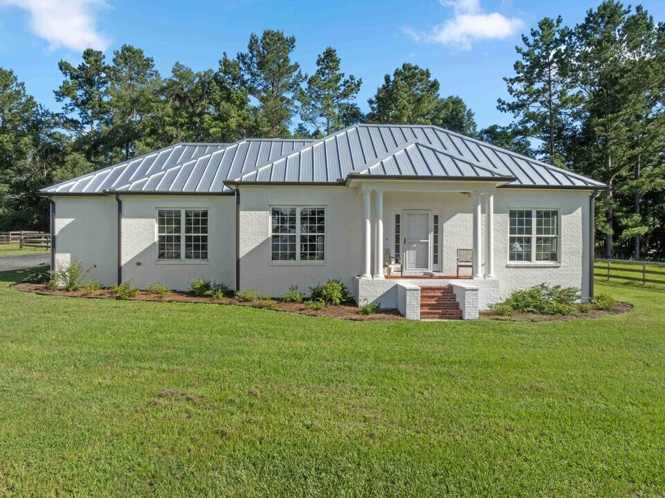 9525 Woodland Hills Way in Tallahassee, FL - Building Photo