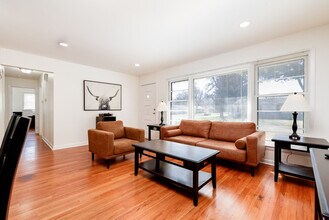 660 Graham Rd in Florissant, MO - Building Photo - Building Photo