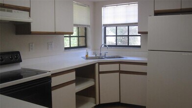 7450 Canterbury St in Spring Hill, FL - Building Photo - Building Photo