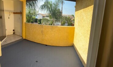 801 Myrtle Ave, Unit B in Inglewood, CA - Foto de edificio - Building Photo