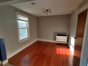 578 Dubuque St, Unit Unit 3 in Manchester, NH - Building Photo - Building Photo