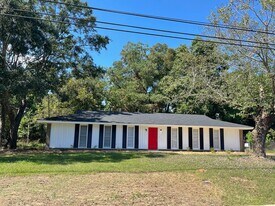 325 Geary Dr in Montgomery, AL - Building Photo