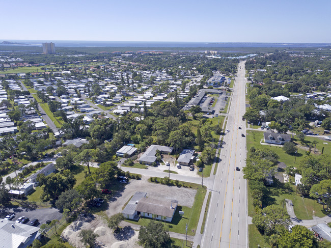 Island Gateway Properties in Ft. Myers, FL - Building Photo - Other