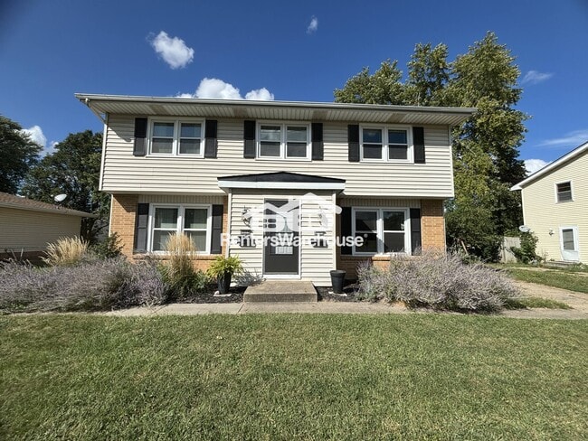 4807 NW Aurora Ave. in Des Moines, IA - Foto de edificio - Building Photo