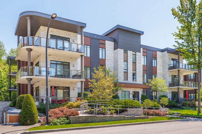 42 De Boigne Rue in Blainville, QC - Building Photo - Building Photo