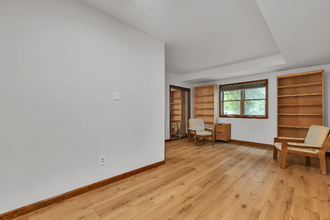 9 Bronxville Ln in Yonkers, NY - Building Photo - Building Photo