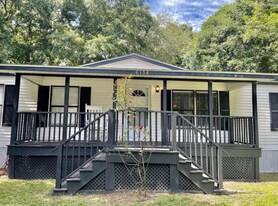 6138 Young St in Ravenel, SC - Building Photo