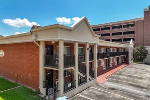 Stadium View Condominiums in Tallahassee, FL - Building Photo