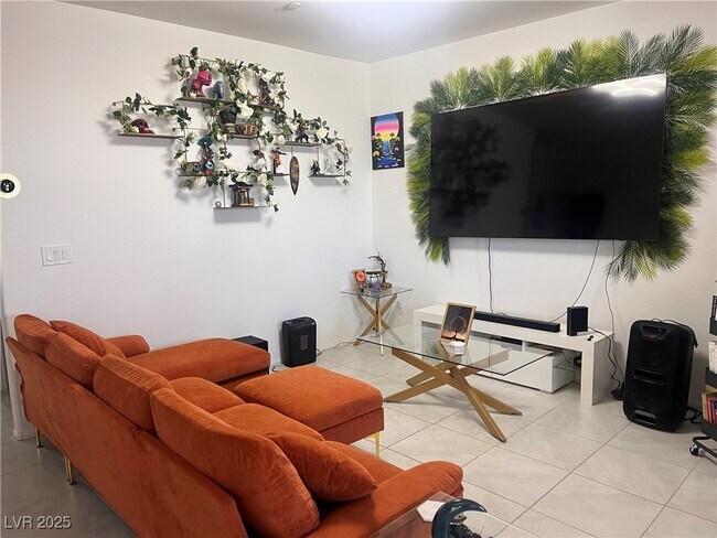 611 Sedum Ave. in Henderson, NV - Building Photo - Building Photo