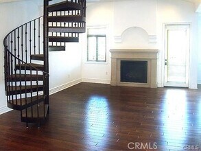 10640 Woodbridge St, Unit PH2 in Los Angeles, CA - Foto de edificio - Building Photo