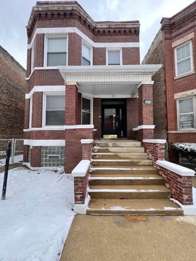 property at 6810 S Calumet Ave