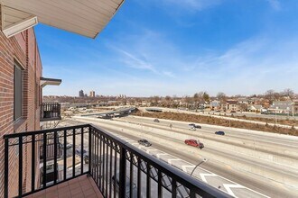 46-146 Grand Central Pkwy in Queens, NY - Building Photo - Building Photo