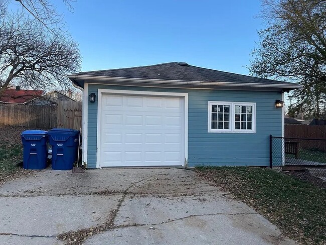 926 N 12th St in Dekalb, IL - Building Photo - Building Photo