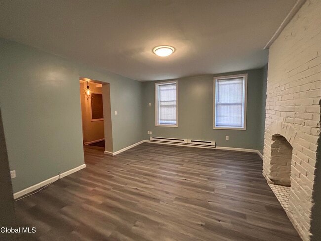 390 Clinton Ave in Albany, NY - Building Photo - Building Photo