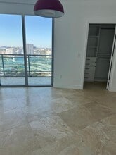 350 S Miami Ave, Unit 2913 in Miami, FL - Building Photo - Building Photo
