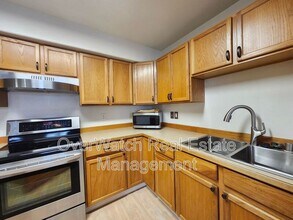 7428 Meadow St in Anchorage, AK - Building Photo - Building Photo