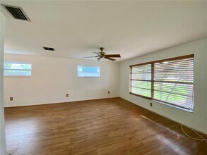 2084 Ridgelane Rd in Clearwater, FL - Building Photo - Building Photo