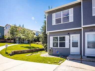 property at 2100 Oakcrest Cir