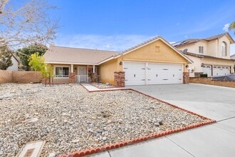 3310 Caspian Dr in Palmdale, CA - Building Photo - Building Photo