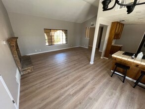 922 Roosevelt St in Ridgecrest, CA - Building Photo - Building Photo