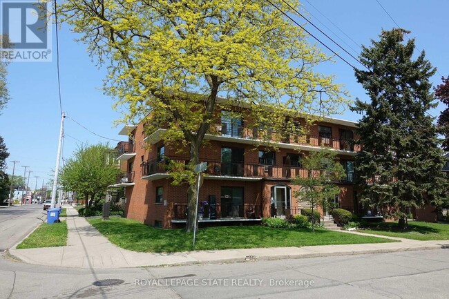 50-250 Hilda Ave in Hamilton, ON - Building Photo - Building Photo