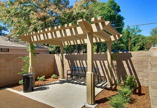 Bidwell Park in Chico, CA - Foto de edificio - Building Photo