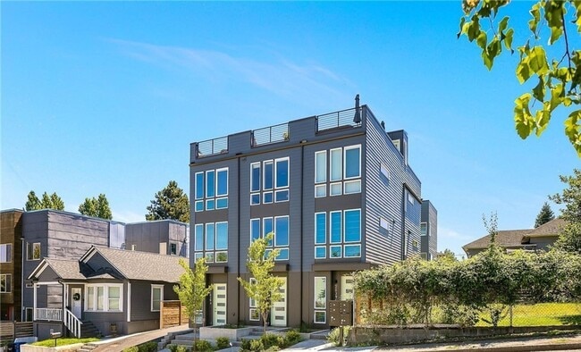 property at 2839 SW Yancy St