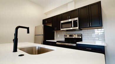 6832 Ridge Ave in Philadelphia, PA - Building Photo - Building Photo