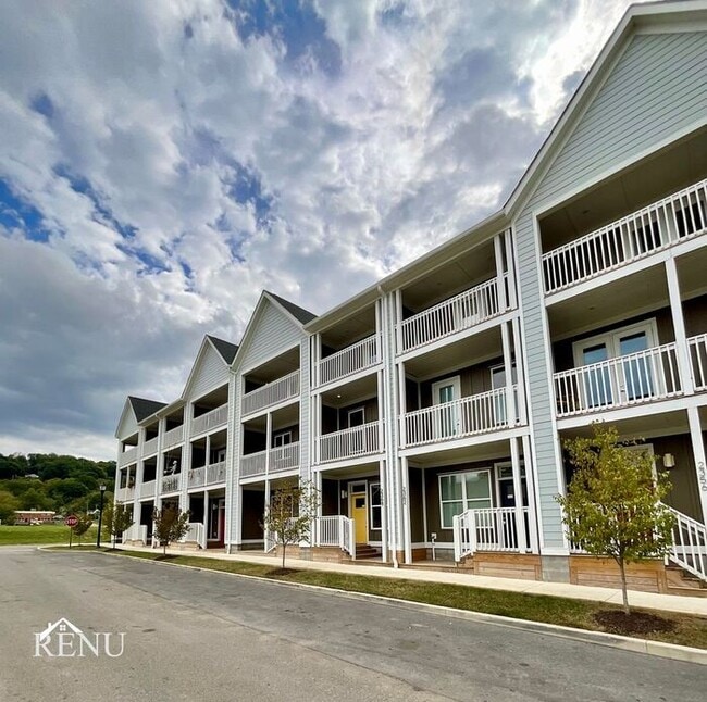 2374 E 18th St Pl in Chattanooga, TN - Building Photo - Building Photo