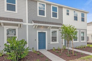 3221 Skyline Lp in Kissimmee, FL - Building Photo