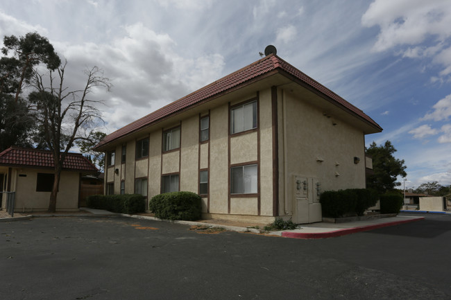 7441 Cherokee Trl in Yucca Valley, CA - Building Photo - Building Photo