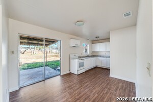 827 Horseshoe Trail in Universal City, TX - Building Photo - Building Photo