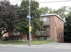 464 Lawrence Ave W in Toronto, ON - Building Photo