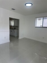 32 NW 46th St in Miami, FL - Building Photo - Building Photo