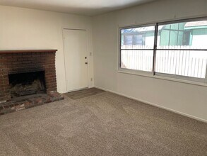 1049 Lodi Ave in South Lake Tahoe, CA - Building Photo - Building Photo