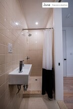 Room in Shared 4 bed/4 bath home in Brooklyn, NY - Building Photo - Building Photo