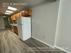 202 E N Main St in Oakwood, IL - Building Photo - Building Photo