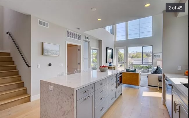 1920 S Pacific Coast Hwy, Unit 308 in Redondo Beach, CA - Foto de edificio - Building Photo