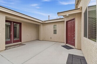 4557 Rockland Break Ct in Las Vegas, NV - Building Photo - Building Photo