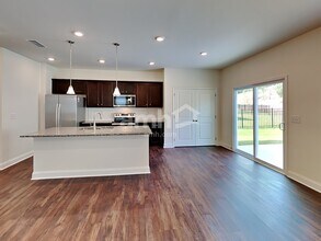 816 Headland Wy in Canton, GA - Building Photo - Building Photo