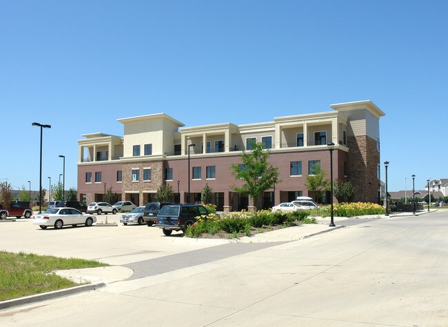 The Plaza at Jordan Creek Crossing in West Des Moines, IA - Building Photo - Building Photo