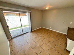 2744 Karen Ave in Las Vegas, NV - Building Photo - Building Photo