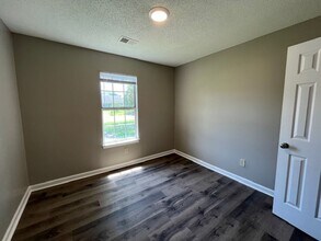 7075 Foxhall Dr in Horn Lake, MS - Building Photo - Building Photo
