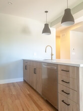 2455 W Logan Blvd, Unit 1 in Chicago, IL - Building Photo - Building Photo
