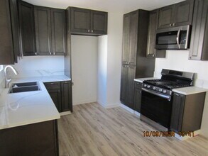5629 Riverton Ave in North Hollywood, CA - Foto de edificio - Building Photo