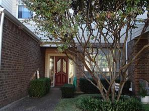 209 Cimarron Trail in Irving, TX - Building Photo