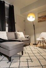 1255 Raum St NE in Washington, DC - Foto de edificio - Building Photo