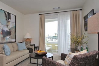 Summer House in Virginia Beach, VA - Foto de edificio - Interior Photo